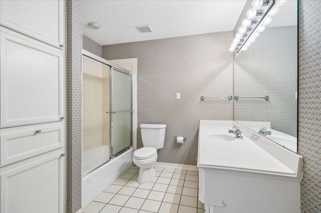 4714 Holt, Bellaire, TX 77401