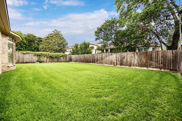 4714 Holt, Bellaire, TX 77401
