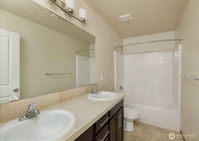 2383 Yulan Walk, Bremerton, WA 98310