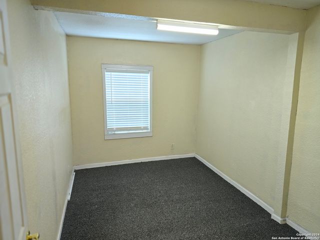 411 KATHY DR, San Antonio, TX 78223