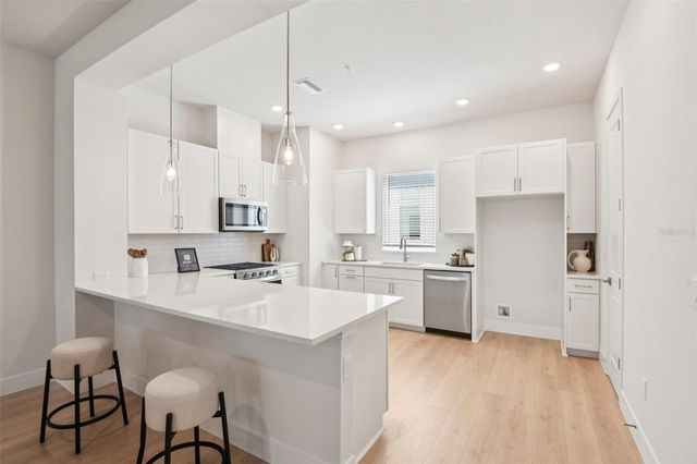 3129 4TH TERRACE N, St Petersburg, FL 33713