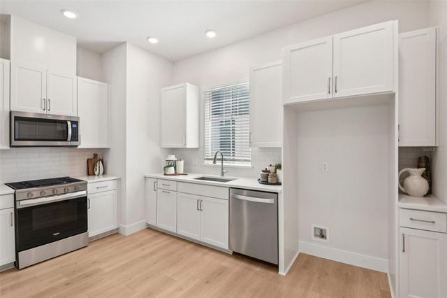 3129 4TH TERRACE N, St Petersburg, FL 33713