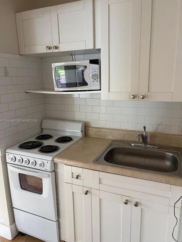 544 NE 62nd St 544-8, Miami, FL 33138