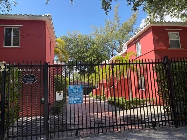 544 NE 62nd St 544-8, Miami, FL 33138