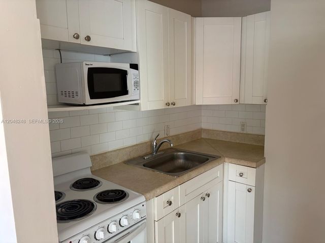544 NE 62nd St 544-8, Miami, FL 33138