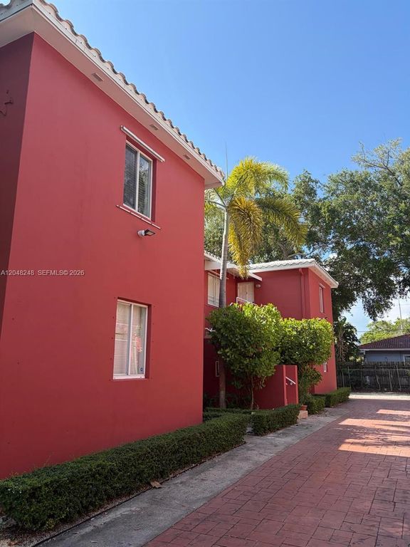 544 NE 62nd St 544-8, Miami, FL 33138