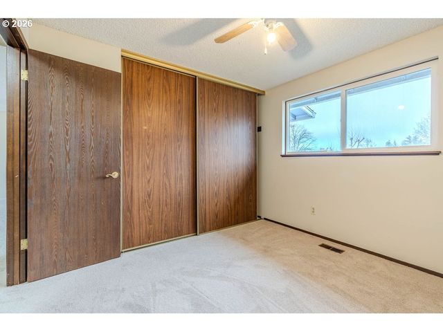 13364 EASTBORNE Dr, Oregon City, OR 97045