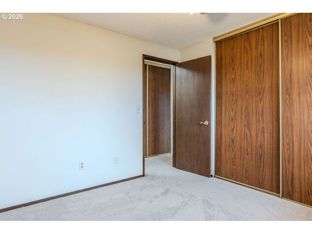 13364 EASTBORNE Dr, Oregon City, OR 97045