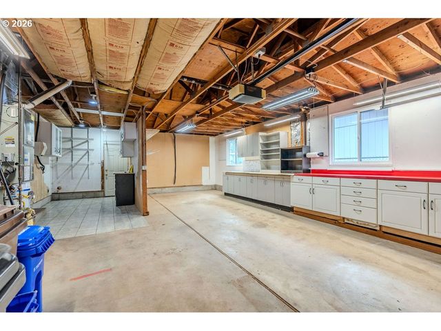 13364 EASTBORNE Dr, Oregon City, OR 97045