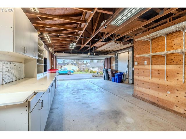 13364 EASTBORNE Dr, Oregon City, OR 97045