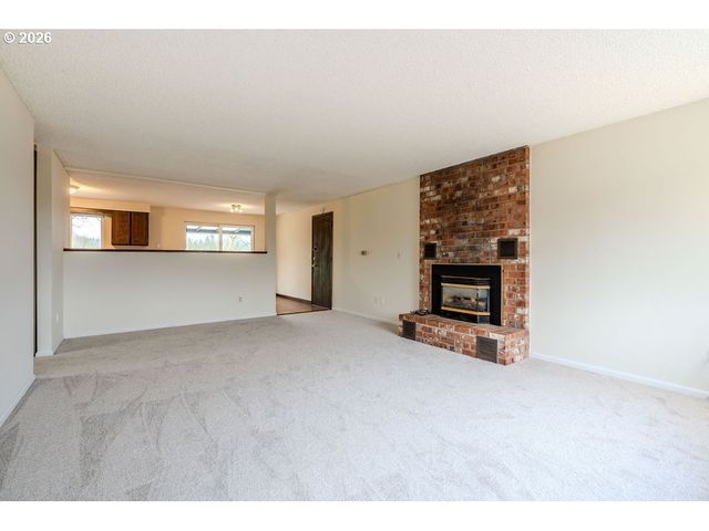 13364 EASTBORNE Dr, Oregon City, OR 97045