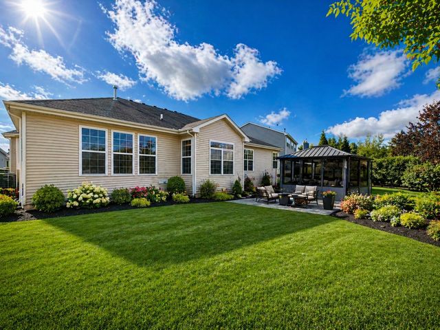 1255 Waterfront Lane, Pingree Grove, IL 60140