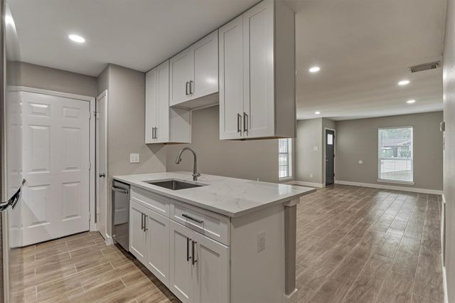88 W White Willow Circle, The Woodlands, TX 77381