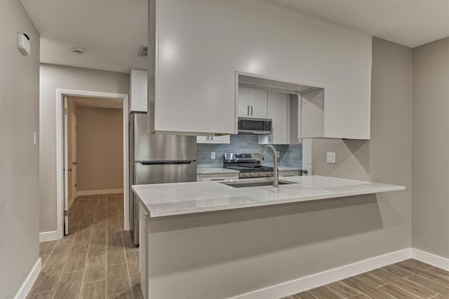 88 W White Willow Circle, The Woodlands, TX 77381