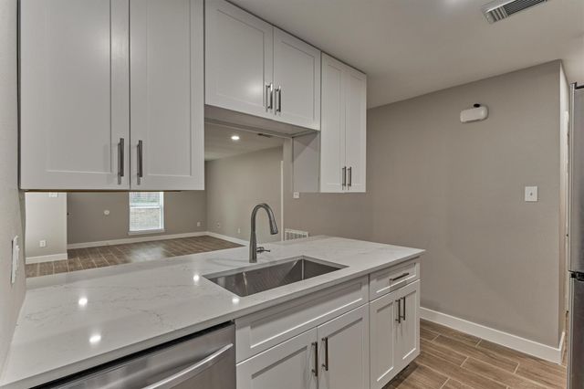 88 W White Willow Circle, The Woodlands, TX 77381