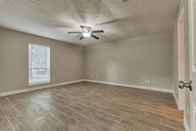 88 W White Willow Circle, The Woodlands, TX 77381