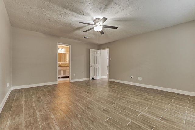 88 W White Willow Circle, The Woodlands, TX 77381