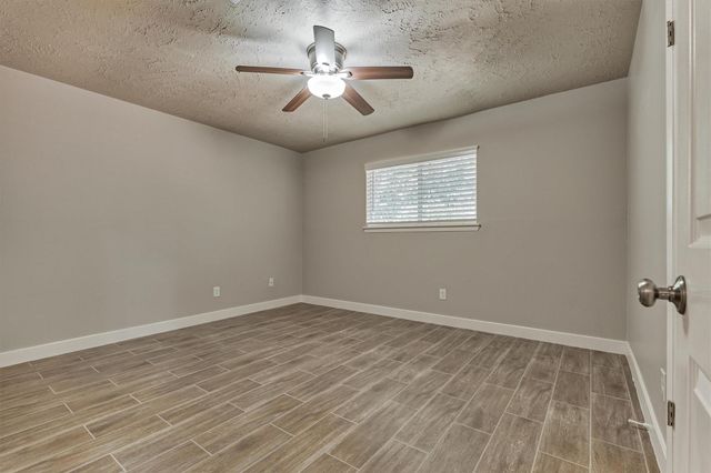 88 W White Willow Circle, The Woodlands, TX 77381