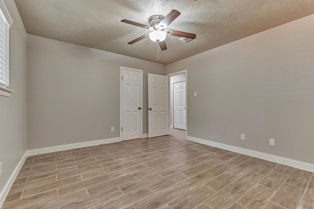 88 W White Willow Circle, The Woodlands, TX 77381