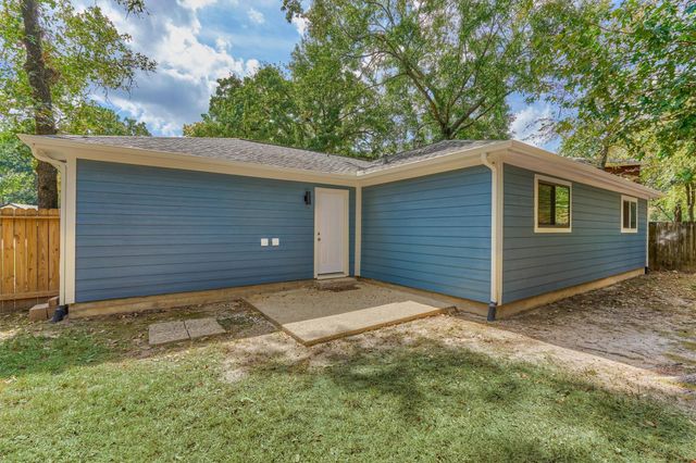 88 W White Willow Circle, The Woodlands, TX 77381