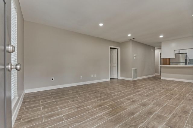 88 W White Willow Circle, The Woodlands, TX 77381
