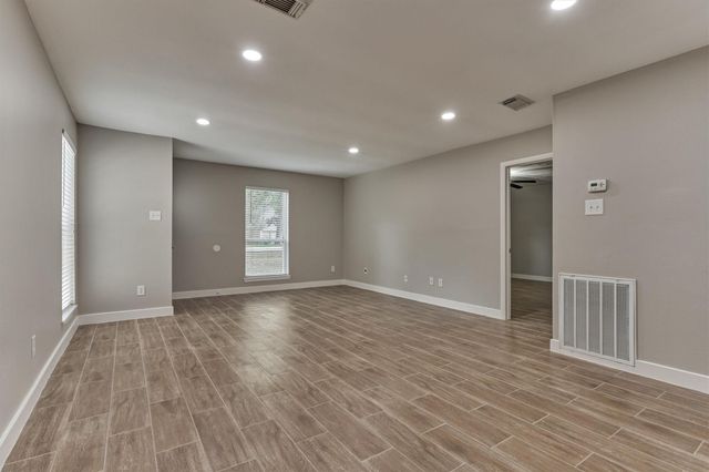 88 W White Willow Circle, The Woodlands, TX 77381