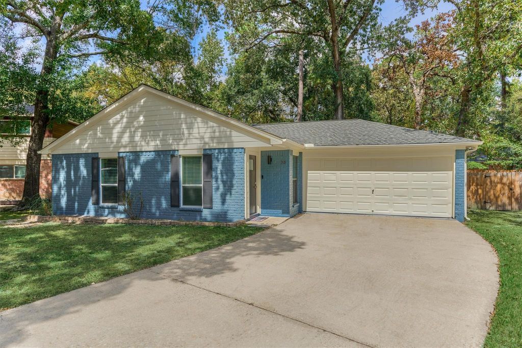 88 W White Willow Circle, The Woodlands, TX 77381