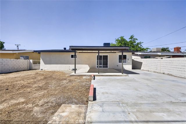 714 W Avenue H9, Lancaster, CA 93534