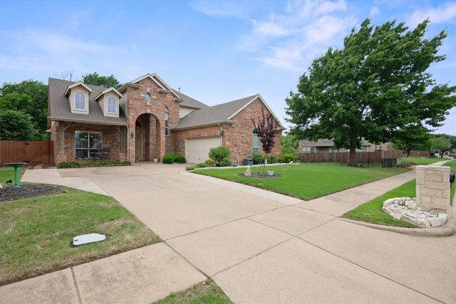 8402 Pecan Creek Drive, Arlington, TX 76001