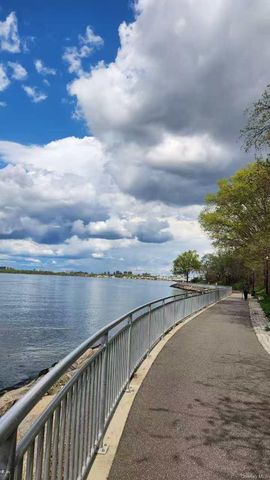 11508 Poppenhusen Avenue, College Point, NY 11356