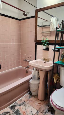 11508 Poppenhusen Avenue, College Point, NY 11356