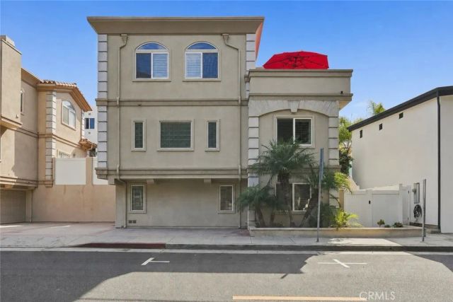 606 9th, Hermosa Beach, CA 90254