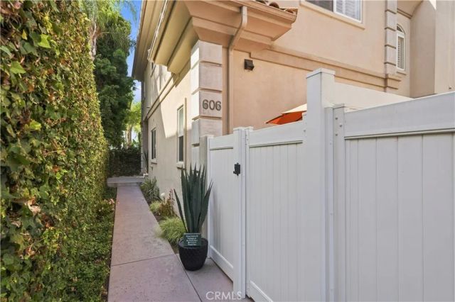 606 9th, Hermosa Beach, CA 90254