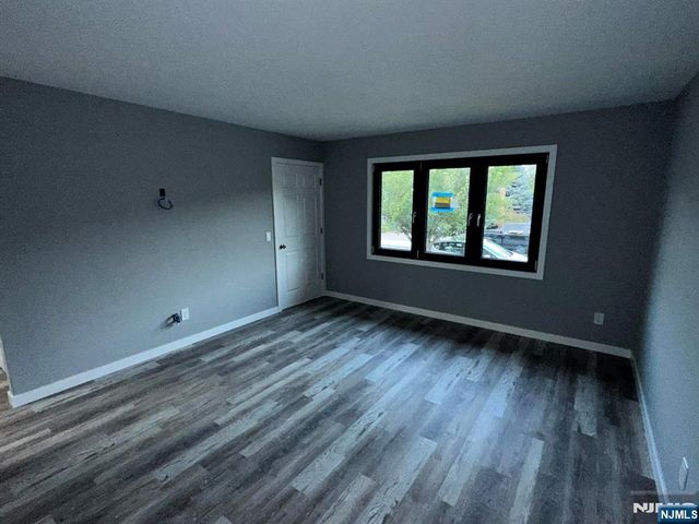 80 Koster Street, Wallington, NJ 07057