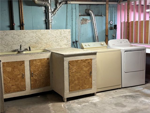 46 Lake Garden Drive, Cranston, RI 02920