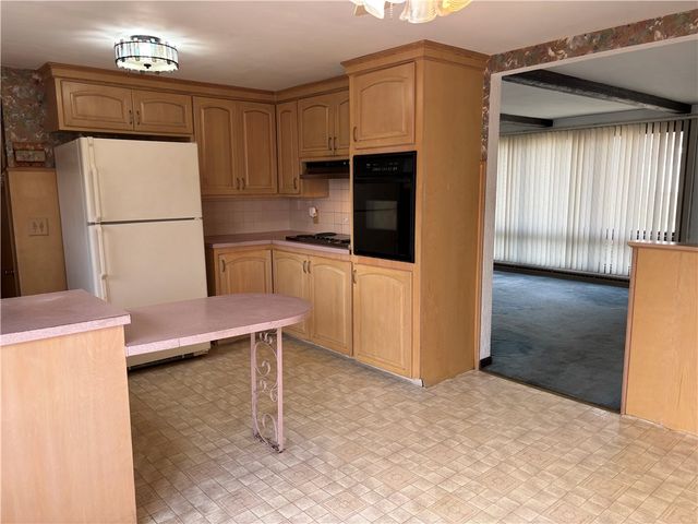 46 Lake Garden Drive, Cranston, RI 02920