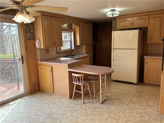 46 Lake Garden Drive, Cranston, RI 02920