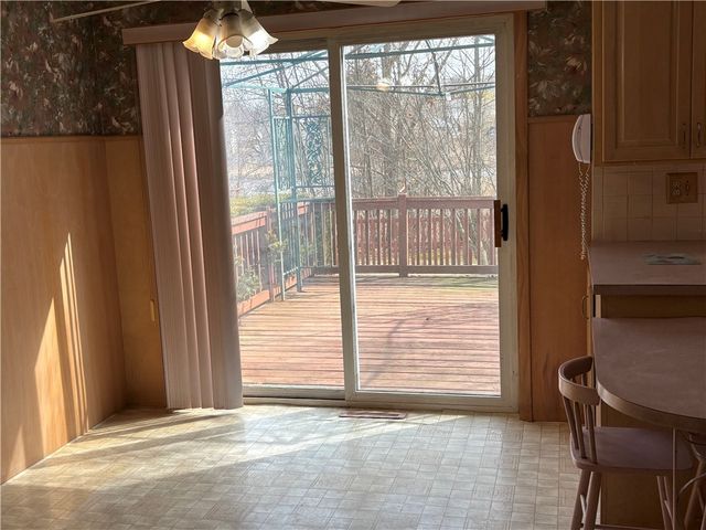 46 Lake Garden Drive, Cranston, RI 02920