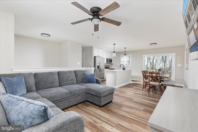 616 CARDINAL DR, Winchester, VA 22602