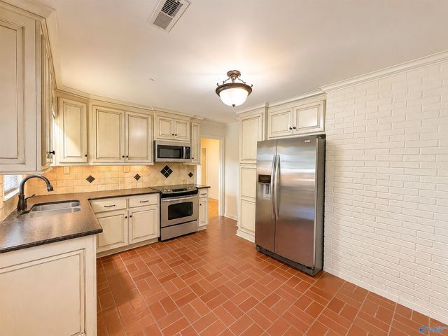 2075 US Highway 31, Athens, AL 35611