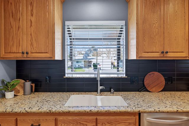 1619 deerwood street, West Sacramento, CA 95691