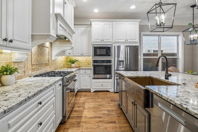 1333 Chantilly Lane, Houston, TX 77018