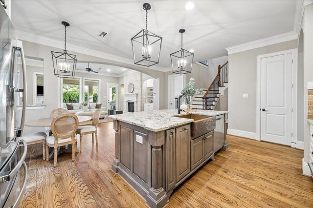 1333 Chantilly Lane, Houston, TX 77018