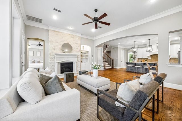 1333 Chantilly Lane, Houston, TX 77018