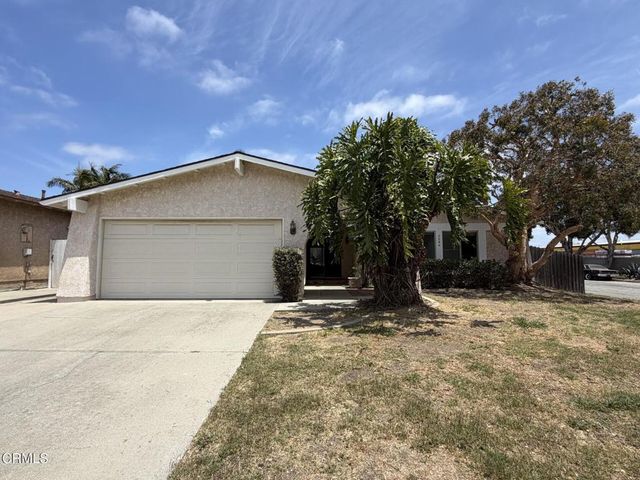 2586 Waxwing Avenue, Ventura, CA 93003