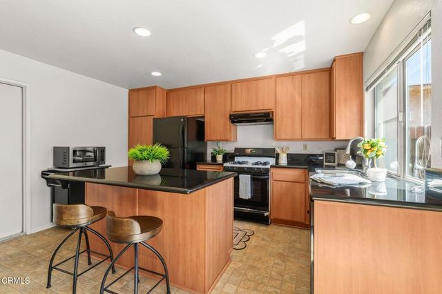 2586 Waxwing Avenue, Ventura, CA 93003