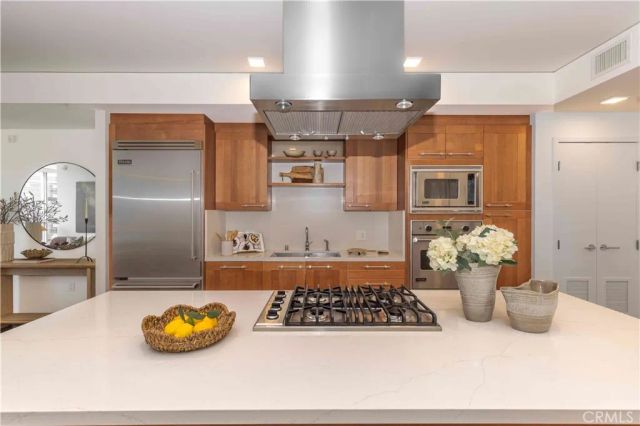 9 MacArthur Place 404, Santa Ana, CA 92707