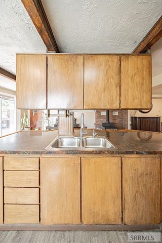 216 Jefferson Street, Blackfoot, ID 83221