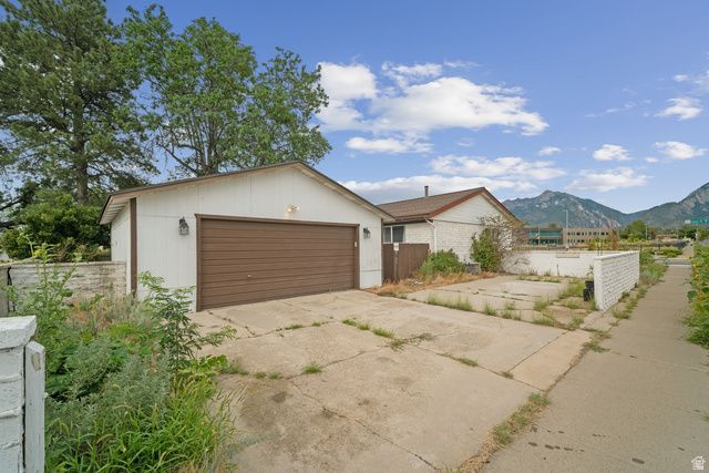 10368 S CROCUS ST, Sandy, UT 84094