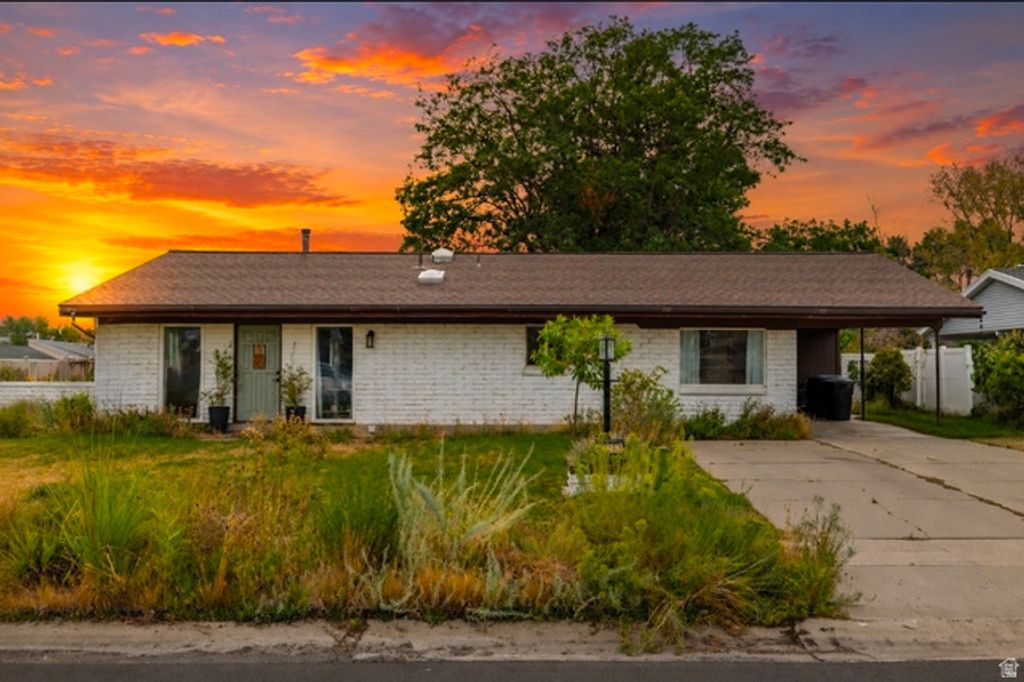 10368 S CROCUS ST, Sandy, UT 84094